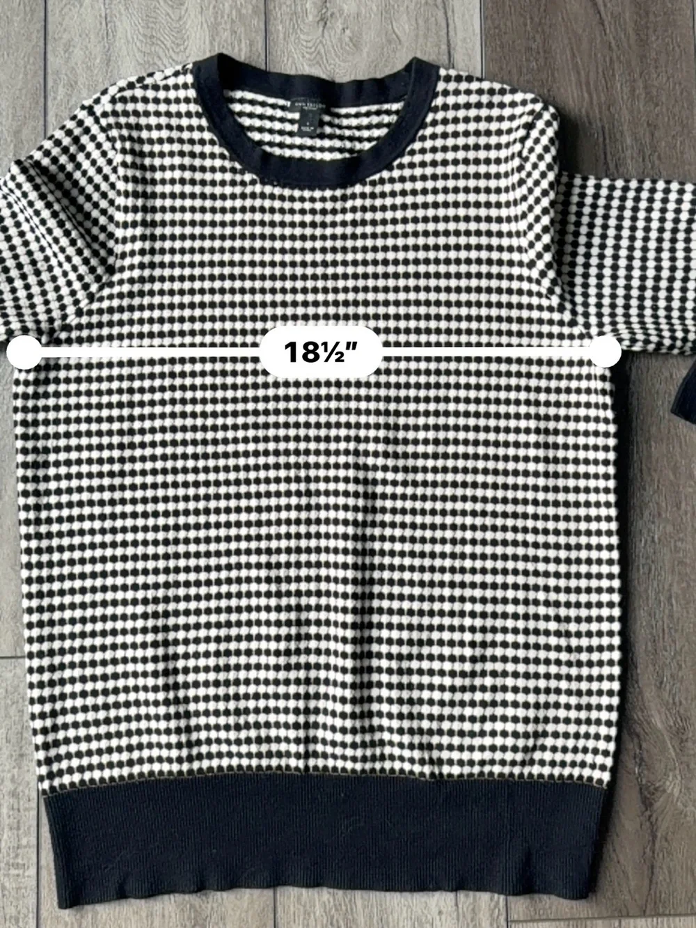 Ann Taylor Factory- Classic Black, White & Tan Patterned 3/4 Sleeve Sweater
